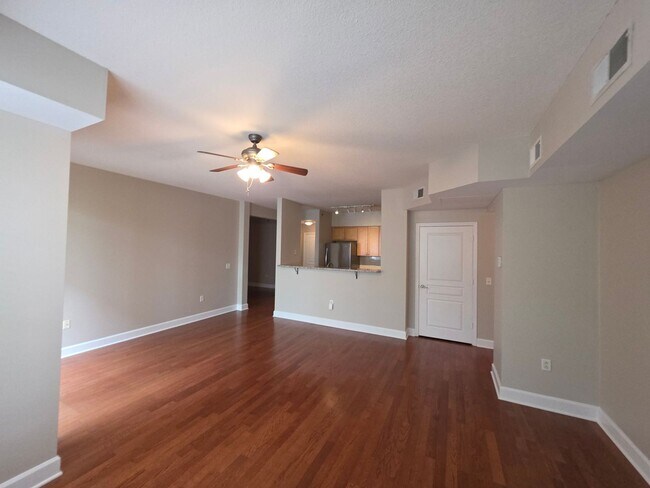 Photo - BH-fleh1315 Unit 1315 East Boulevard  404