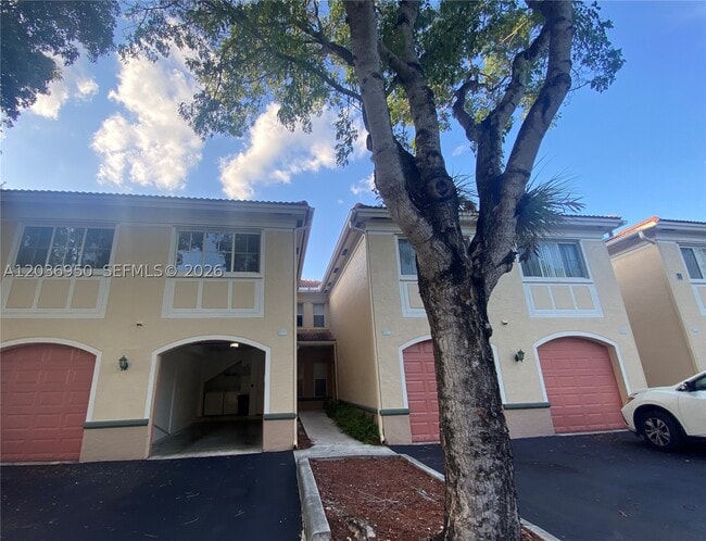 Building Photo - 2492 Centergate Dr Unit 102