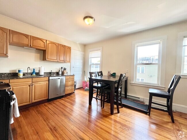 Building Photo - 40 Saint Margaret St Unit 3 Rental