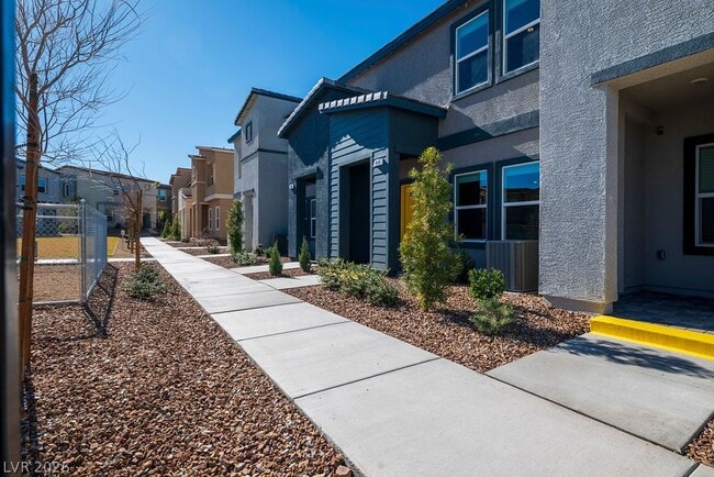 Photo - 444 Moonlight Cove Dr