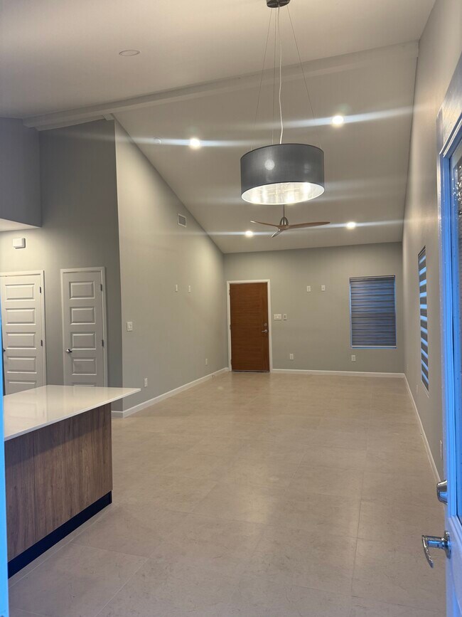 Photo - 608 Oriole Rd