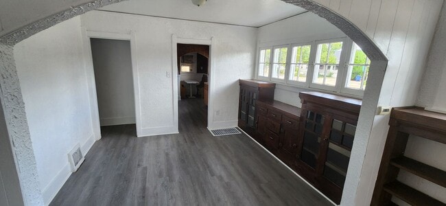 Photo - ALL PROSPECTIVE TENANTS MUST SUBMIT A $58 ...