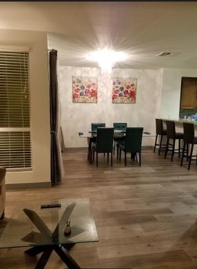 DINING - 21301 Erwin St Unidad 238