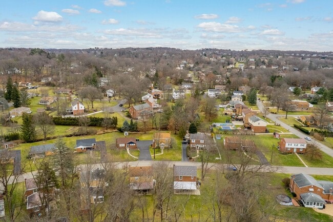 Photo - AVAILABLE JULY 1ST!! Don't miss this STUNNING 3 BEDROOM IN MCCANDLESS!!