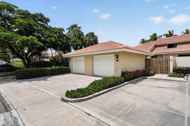 Photo - 222 Old Meadow Way