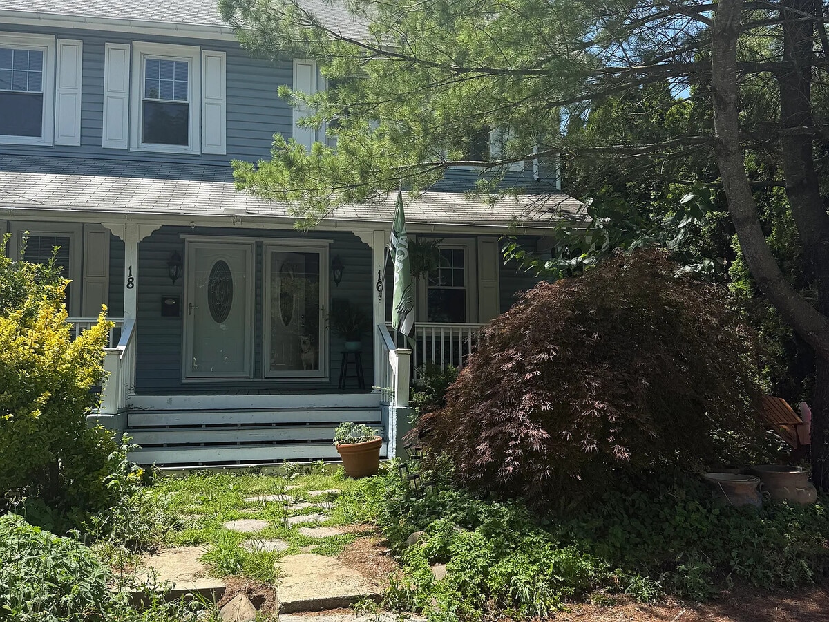 Photo - 16 Spring St