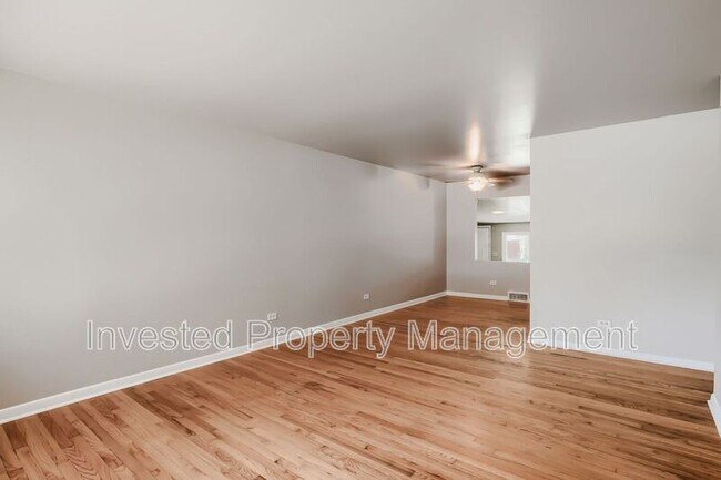 Photo - 1231 E Bates Pkwy