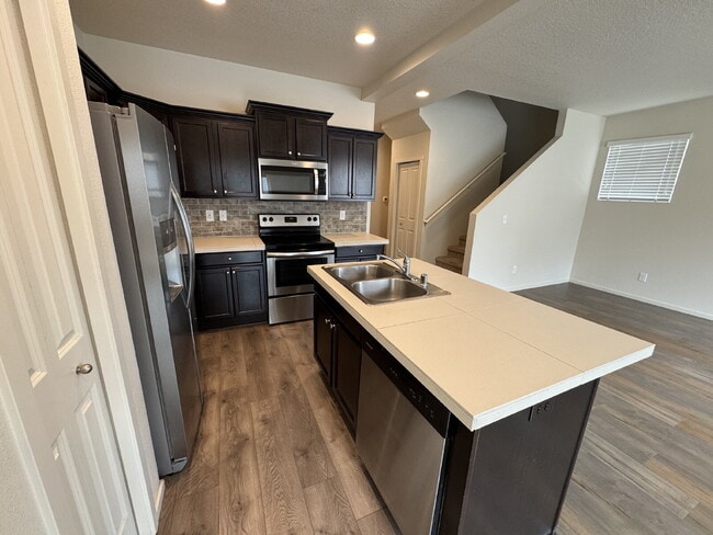 Photo - Beautiful Home in the Sunrise Ridge Develo...