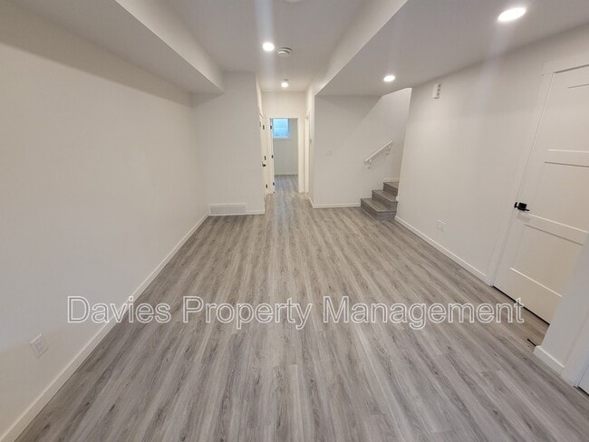 Photo - 1227 Podersky Wynd SW