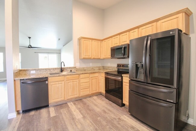 Photo - 3 bedroom, 2 bathroom home in Middleton!