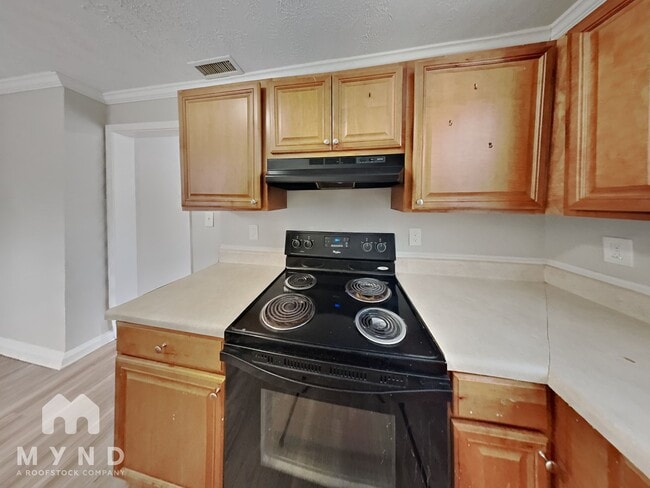 Photo - 1825 Oakmont Dr NW