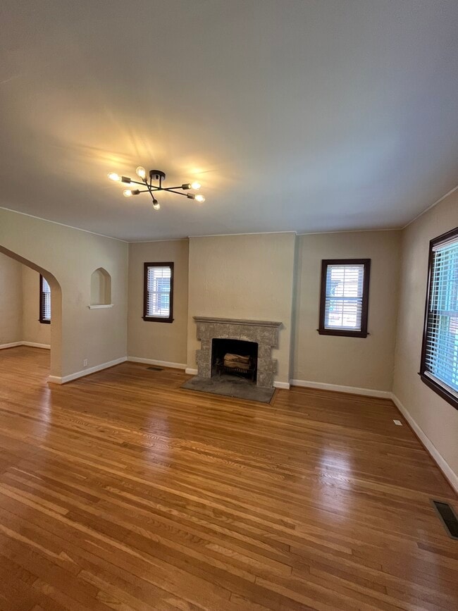 Building Photo - 1725 King Ave Unit A Rental