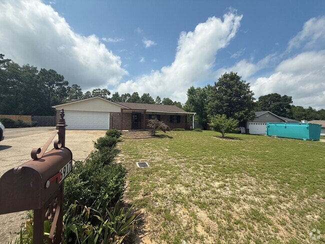 Building Photo - CALL or Text 910-284-4804 TO SCHEDULE Rental