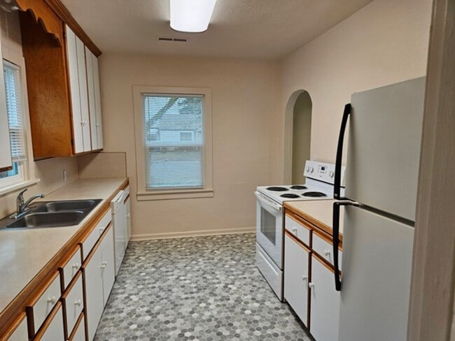 Photo - 2Bd/1Ba Single Story House - Available to View!