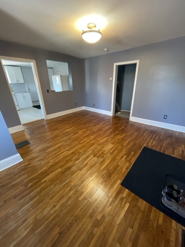 Photo - 129 Henry St Unit B