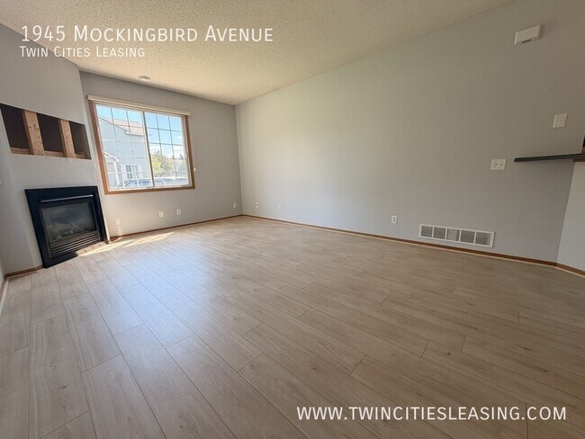 Photo - 1945 Mockingbird Ave