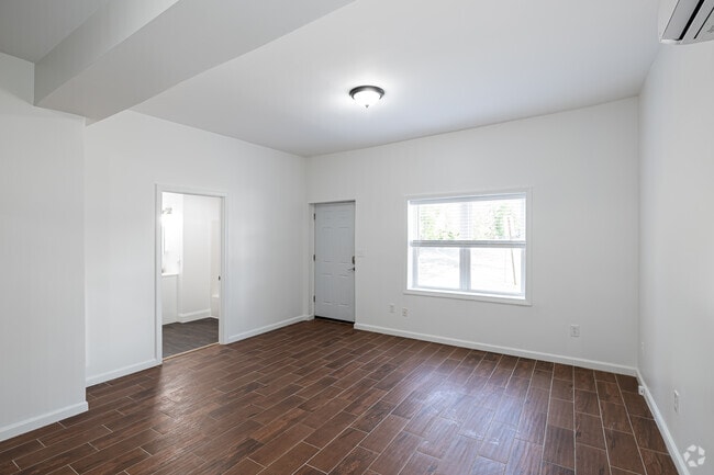 3BR, 1BA - Living Room