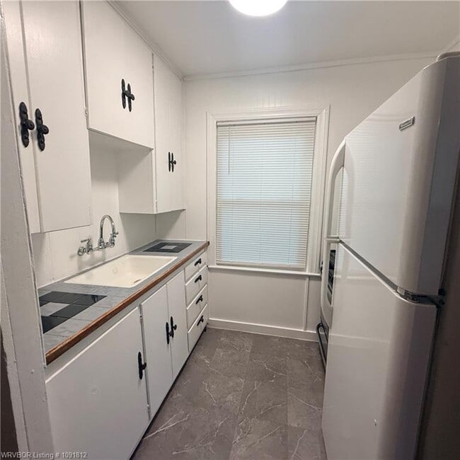 528 N May Ave Unit 2
