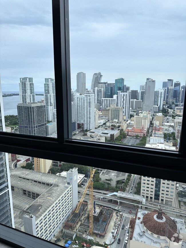 Building Photo - 300 S Biscayne Blvd Unit 2110 Rental