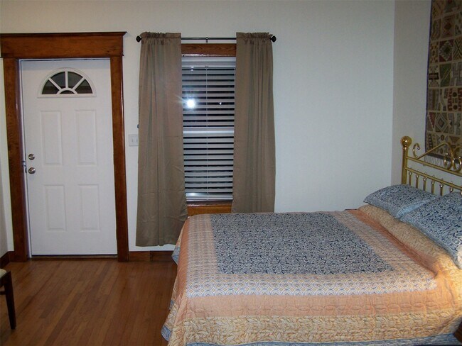 Photo - 1916 Hardy St