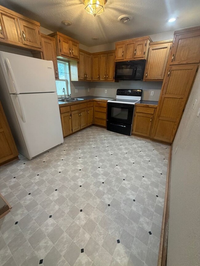 Building Photo - 6506 Sherman St