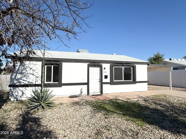 Photo - 3244 E Harvard St