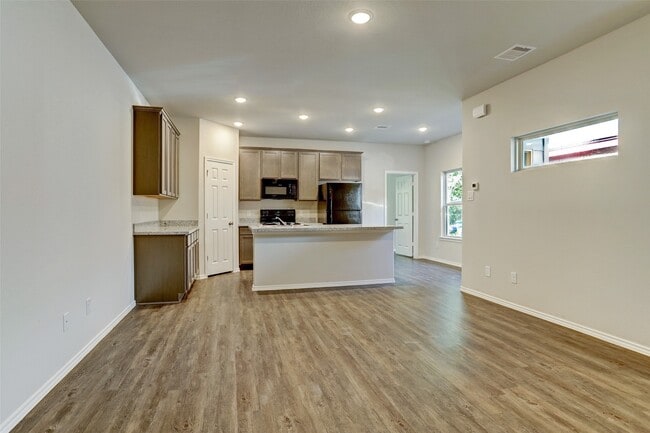 Photo - 409 S 12th St