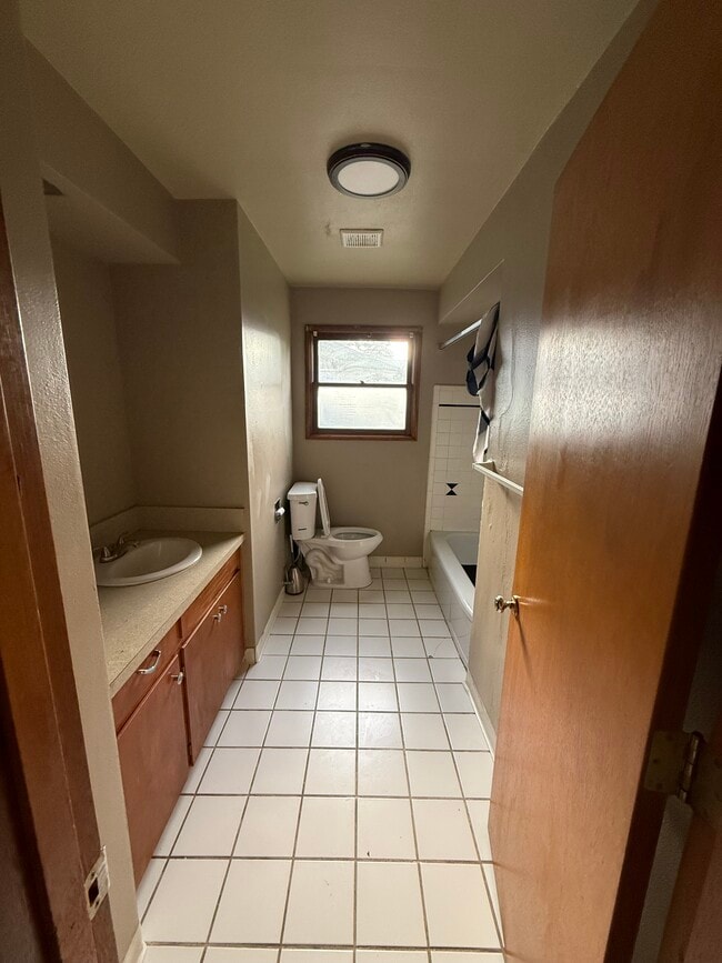 Photo - 3025 Tess Ave NE