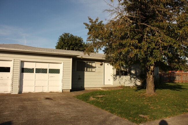 Photo - 2 Bedroom Duplex ~ Albany ~ Pet Friendly Unit 325 28th Ave SE