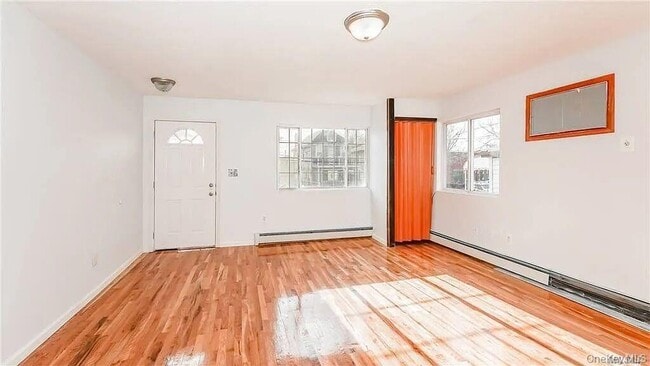 Photo - 164-25 109th Dr