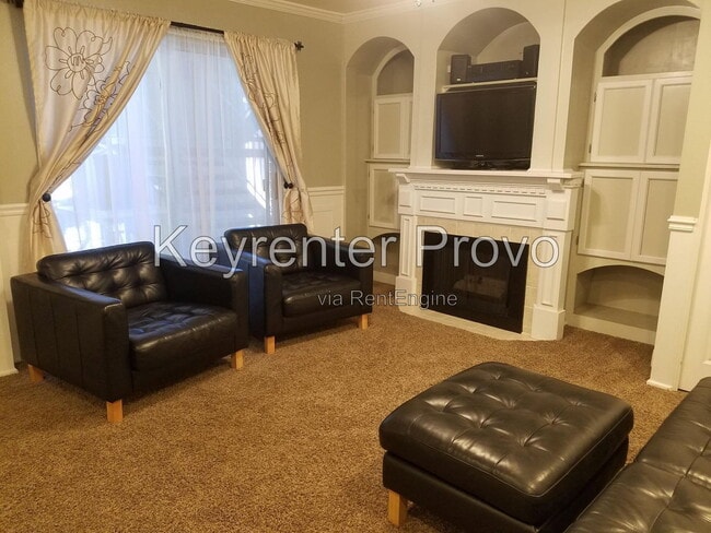Photo - 1686 Hickory Ln