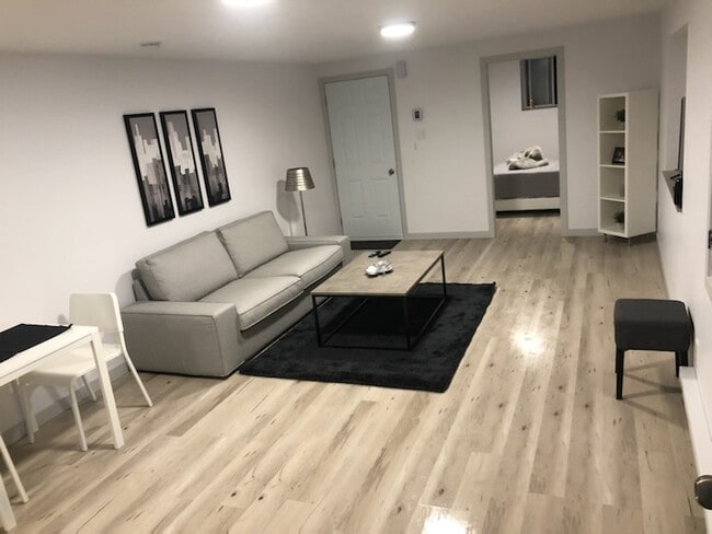 Photo - 5142 Av Papineau Unit 5142-1