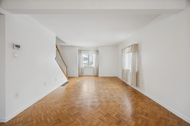 Photo - 113 Harvest Ln