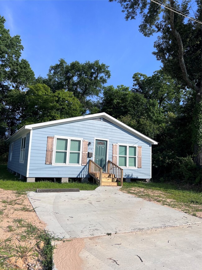 Photo - 214 S San Jacinto Ave