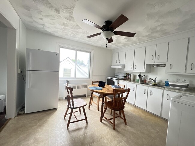 Photo - 72 Jolliet Ave Unité 3