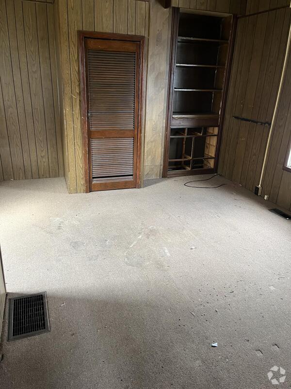 Building Photo - 226 Beaver Ave NE Rental