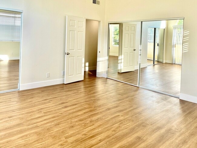 2456 Arizona Ave
