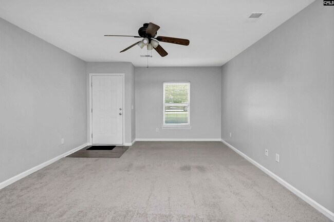 Photo - 141 Wigmore Ln House