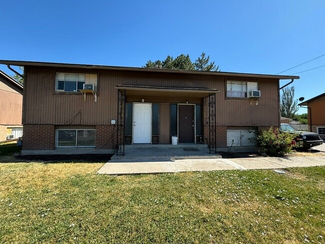 3359 W 4100 S Unidad 3359 West