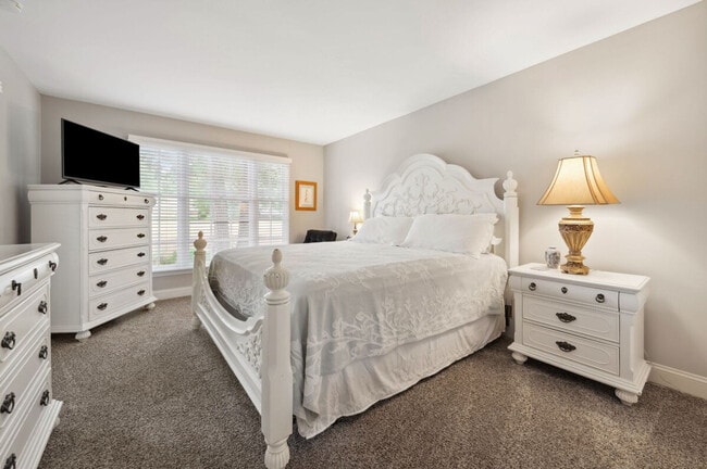 Photo - 462 Masters Dr Unit ID1253450P