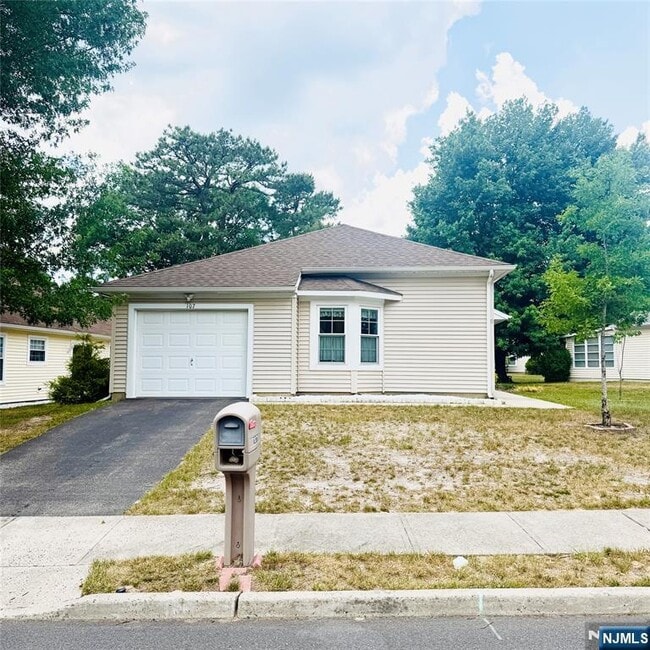 Building Photo - 107 Pine Oak Blvd
