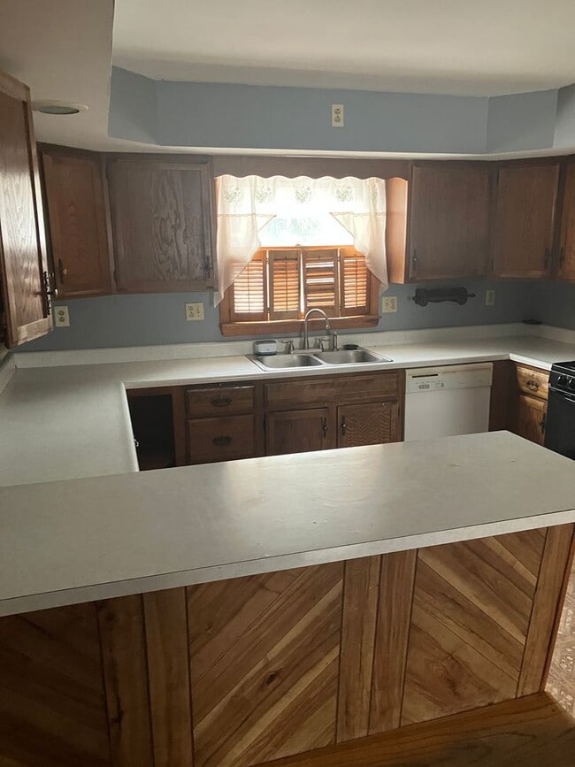 Photo - 612 Wallace Dr