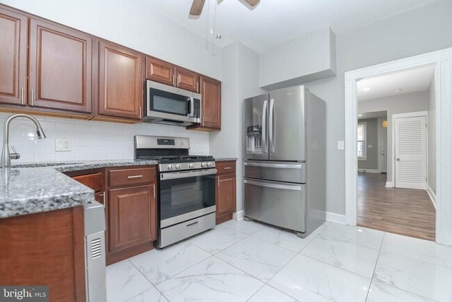 Photo - 2811 Mayfield Ave