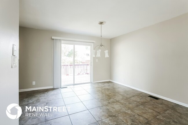 Photo - 2839 S Oxford St