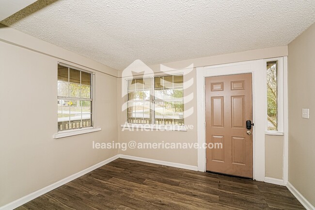 Photo - 760 Hopkins Dr