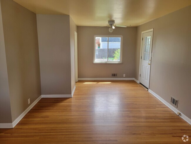 Building Photo - 4520 E Wyoming Pl Rental