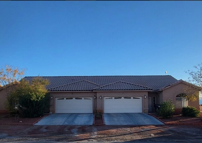 Building Photo - 1101 Bourbon St Unit B