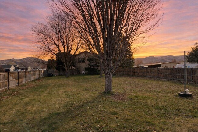 Photo - 2067 Sundown St