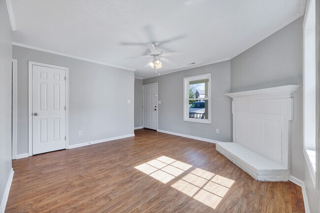 Photo - 4304 Presley Ct Unidad C