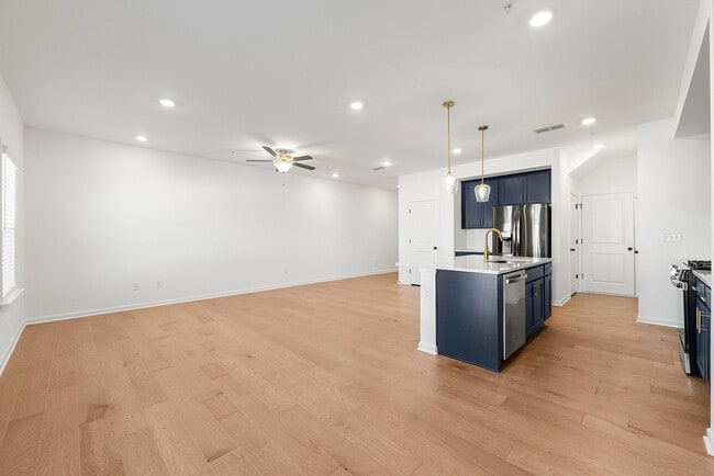 Photo - 714 Rhone St